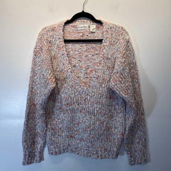 Carriage Court Wool Blend Women's Sweater Size L V-Neck Pink Multicolor - Picture 1 of 6